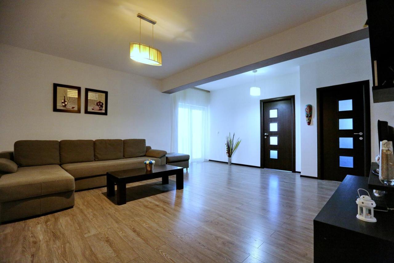 Bloc Izvor Apartment Pitesti Luaran gambar