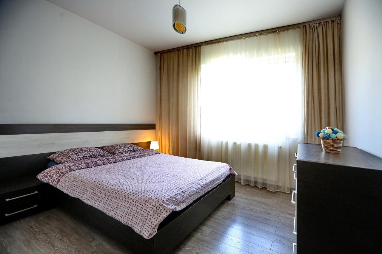 Bloc Izvor Apartment Pitesti Luaran gambar